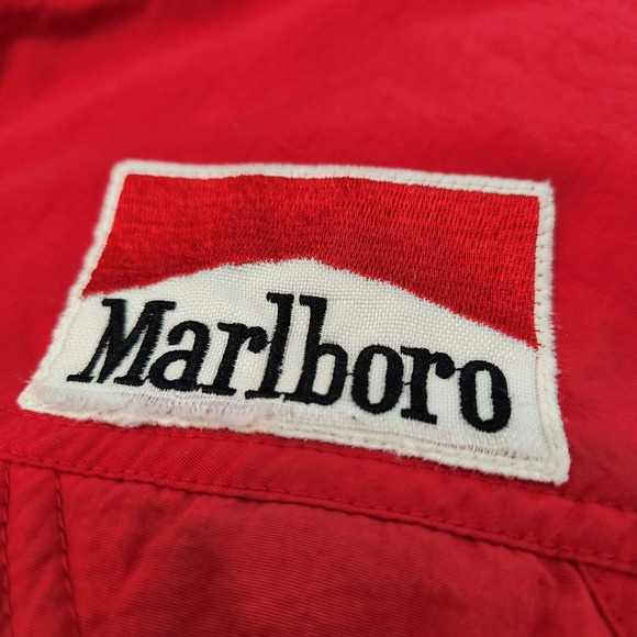 VTG 90s Marlboro Red Country Store Red Down Jacket Coat Logo Patch Size Medium - Picture 3 of 16